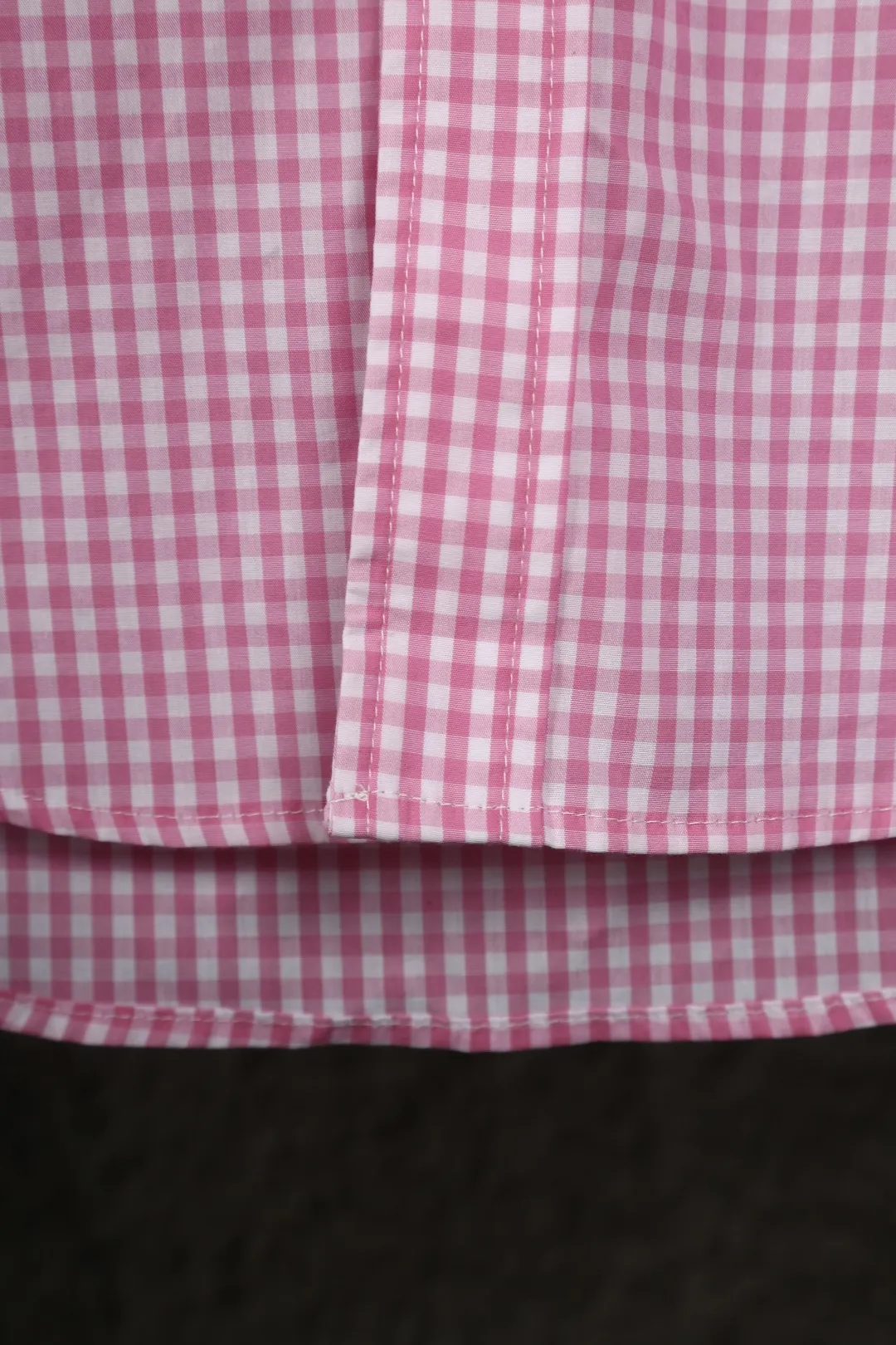 P240 Actual photo [Evergreen for All Seasons] Style No.: 25016# Color: Pink/Navy Blue Size: S to The yarn is tighter ✅ - Custom-dyed original pearlescent white buttons with different sizes ✅ - Special shaped chiffon foil is included in the collar door tube, which is not easy to deform and pull ✅ - RL refreshing plaid shirt is more naughty and colorful than the simplicity of the solid color shirt. It can be salty or sweet. Daily travel and travel. High production rate. Style customization.